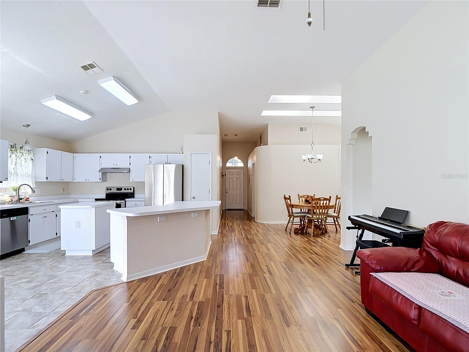 5818 Azure Dr Property Photo 28
