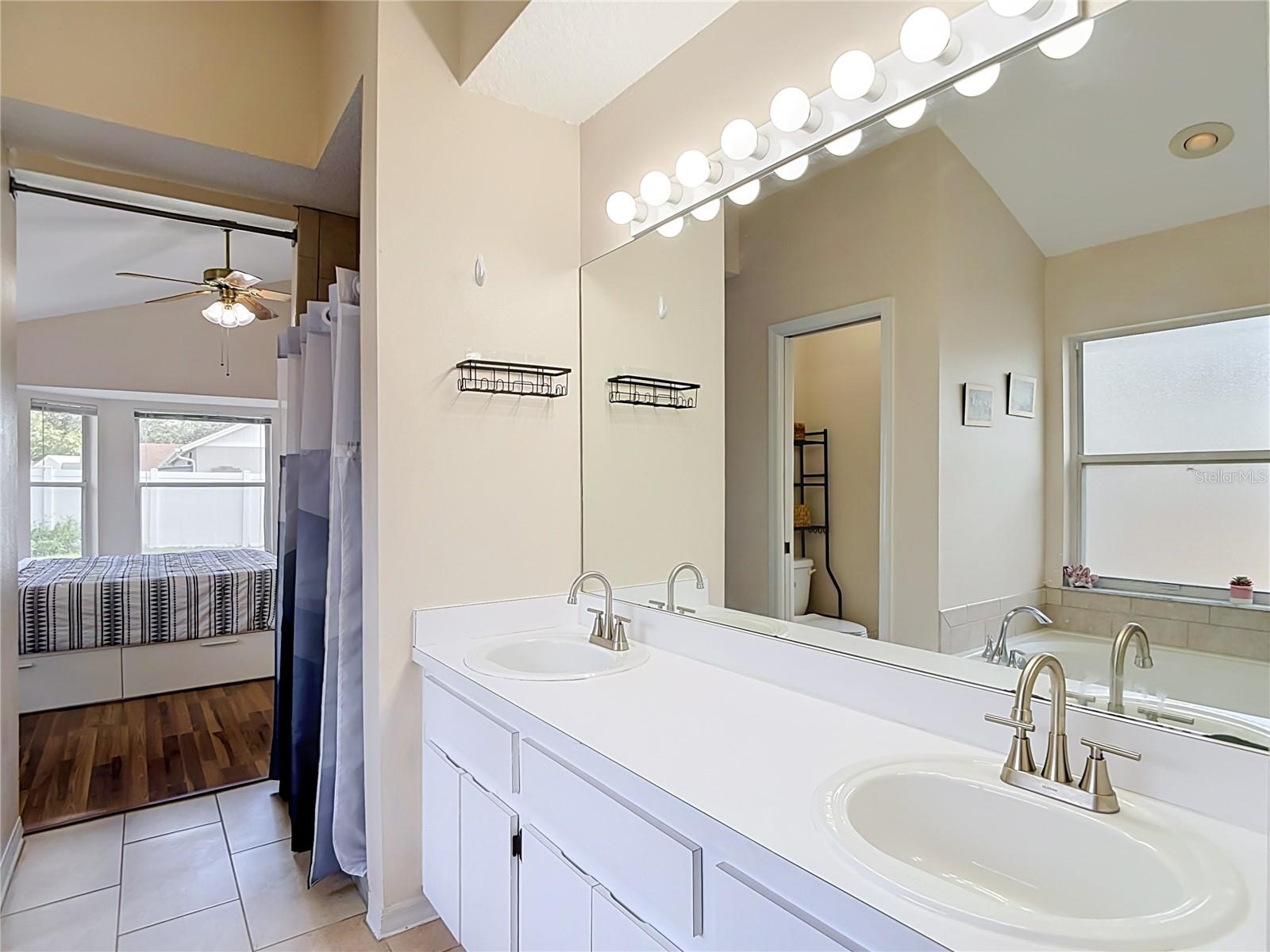 5818 Azure Dr Property Photo 39