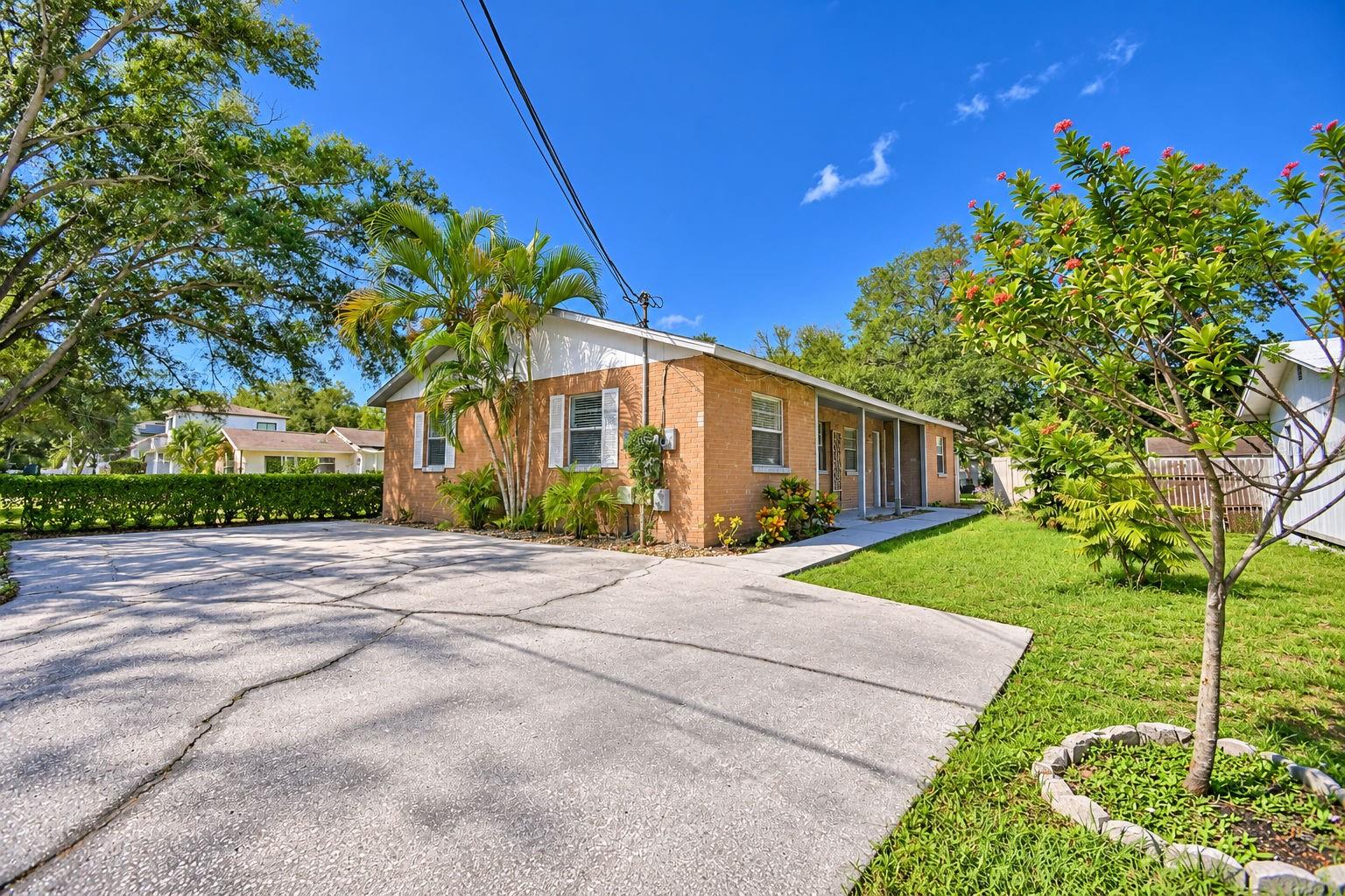 6309 S Macdill Ave Property Photo 2