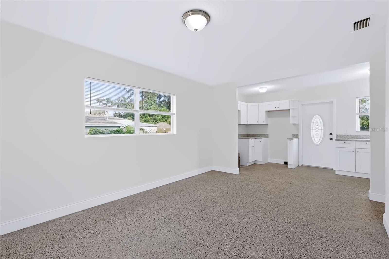 2438 N Ramona Cir Property Photo 6
