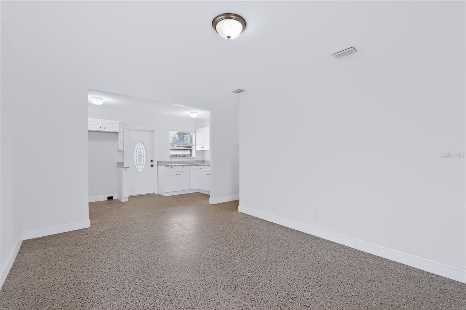2438 N Ramona Cir Property Photo 9