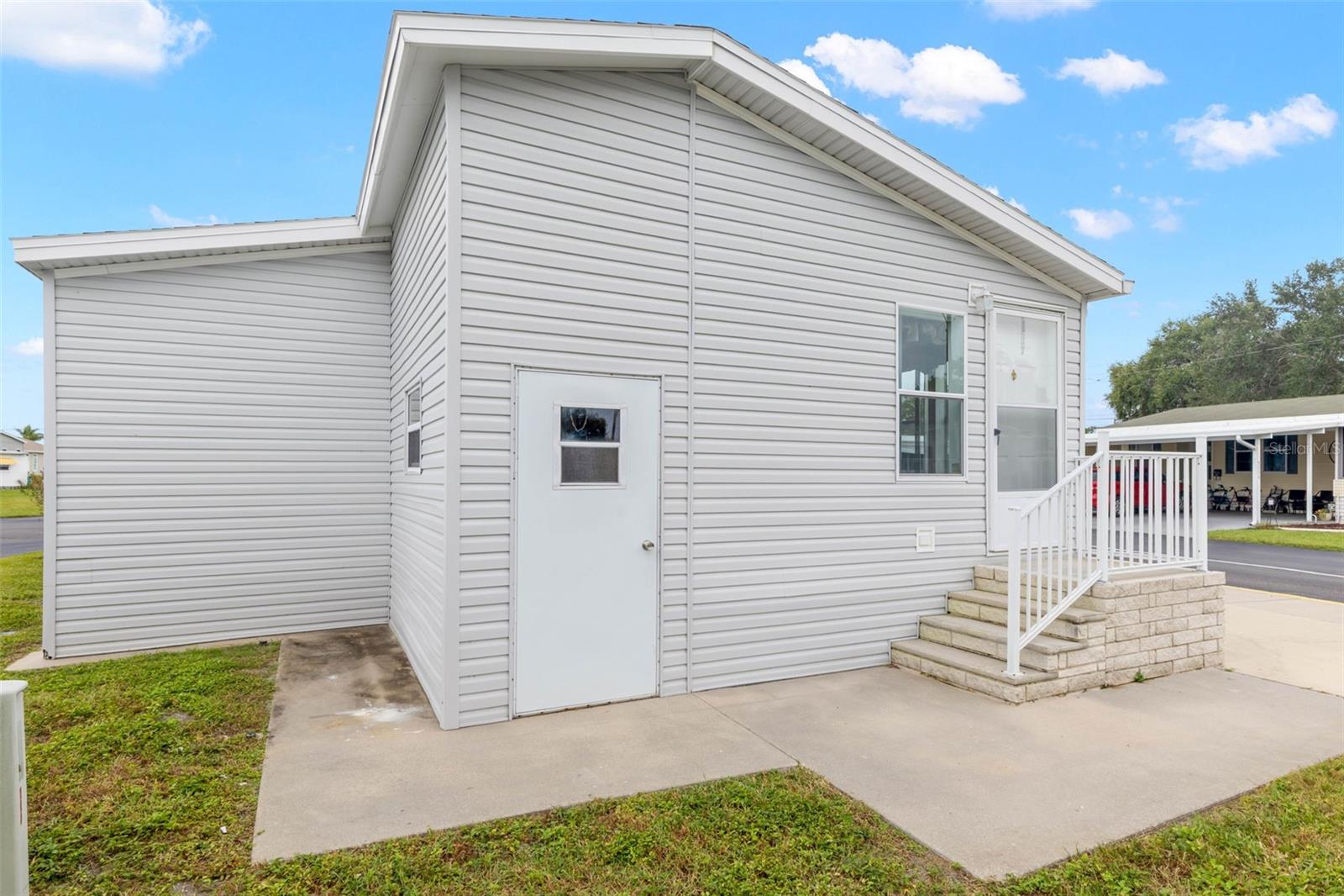 166 Americana Ct Ne #224 Property Photo 5