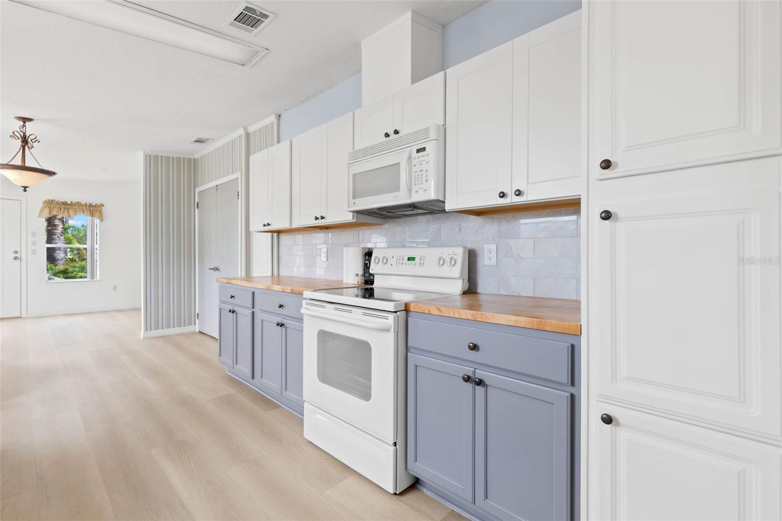 166 Americana Ct Ne #224 Property Photo 13