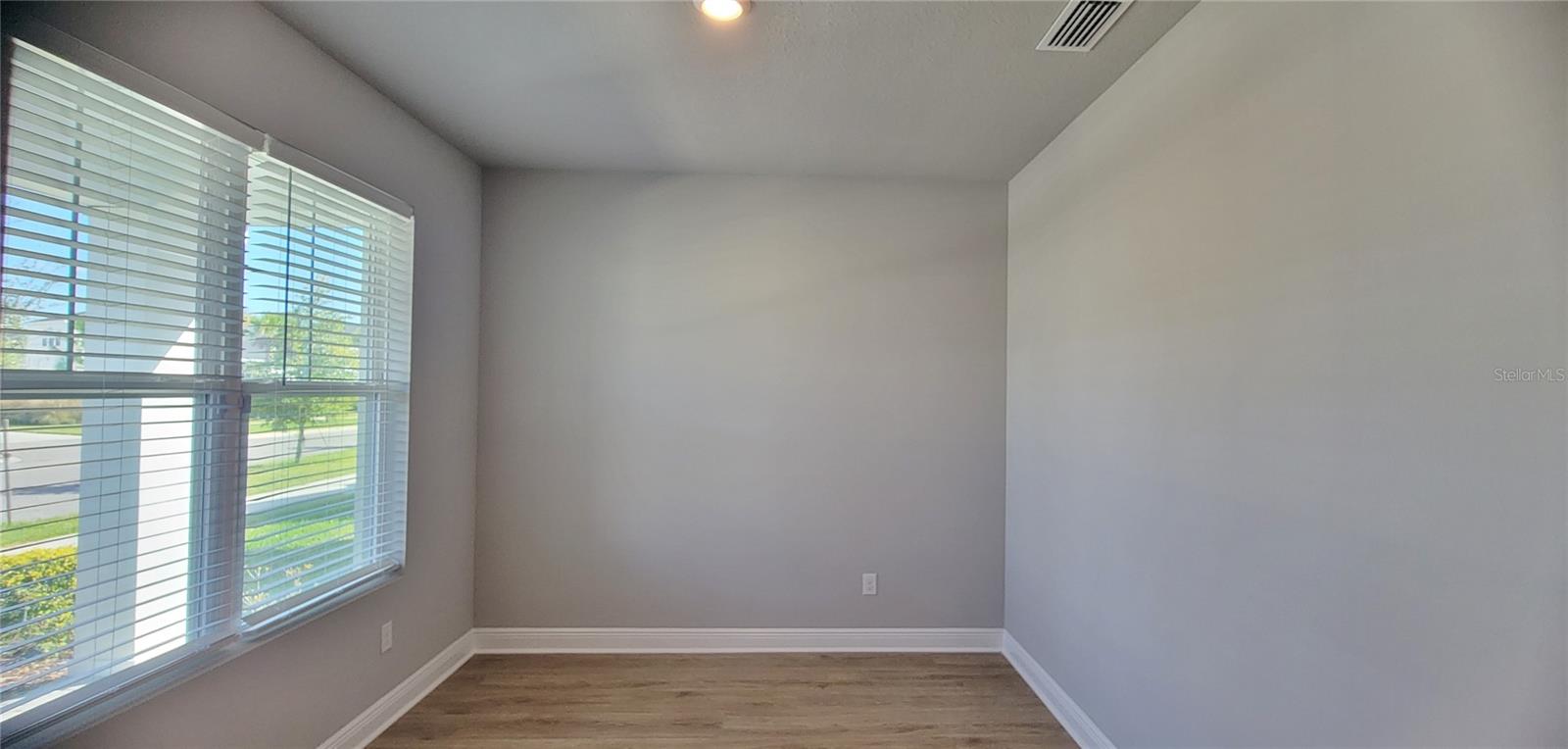 28564 Sweet Persimmon Dr Property Photo 7