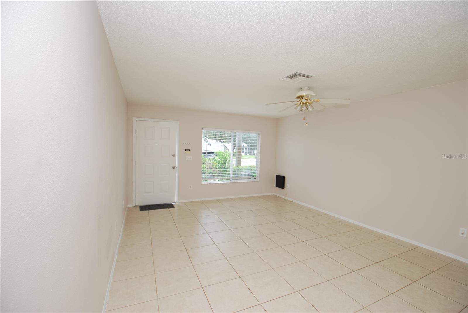 2027 Fluorshire Dr Property Photo 3