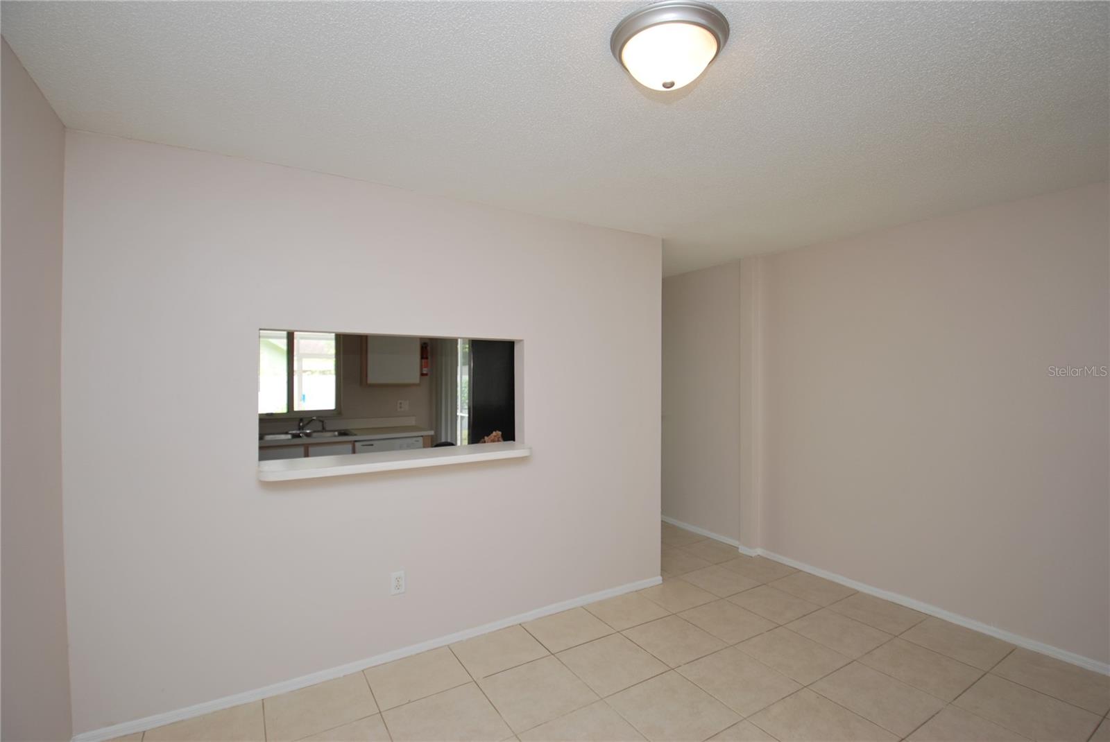 2027 Fluorshire Dr Property Photo 4