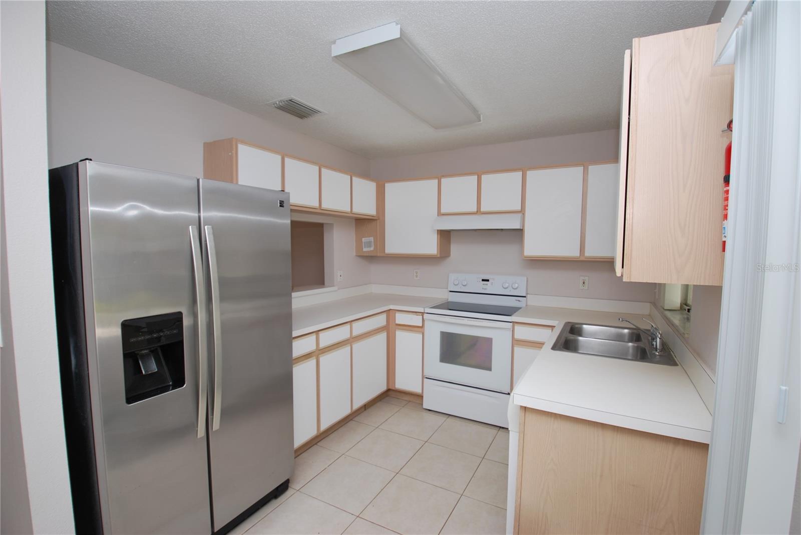 2027 Fluorshire Dr Property Photo 5