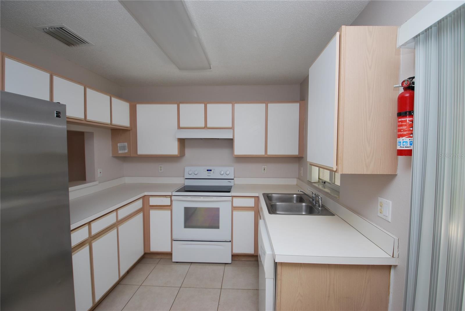 2027 Fluorshire Dr Property Photo 6