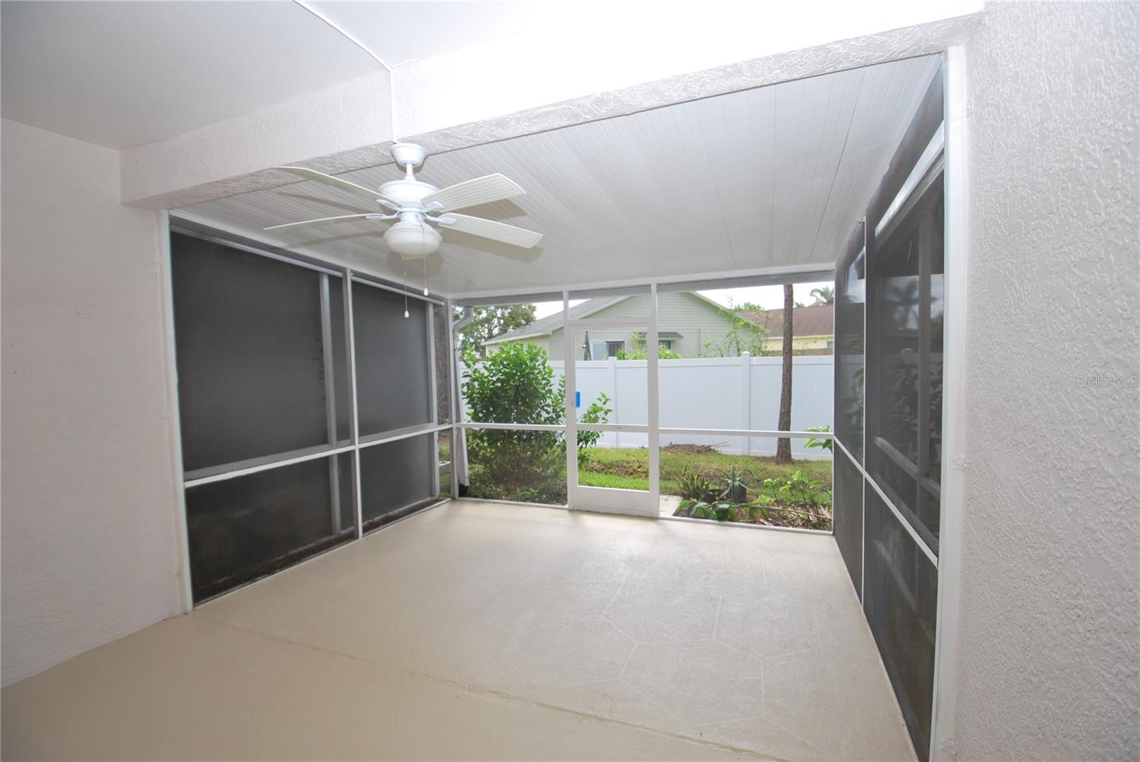 2027 Fluorshire Dr Property Photo 7
