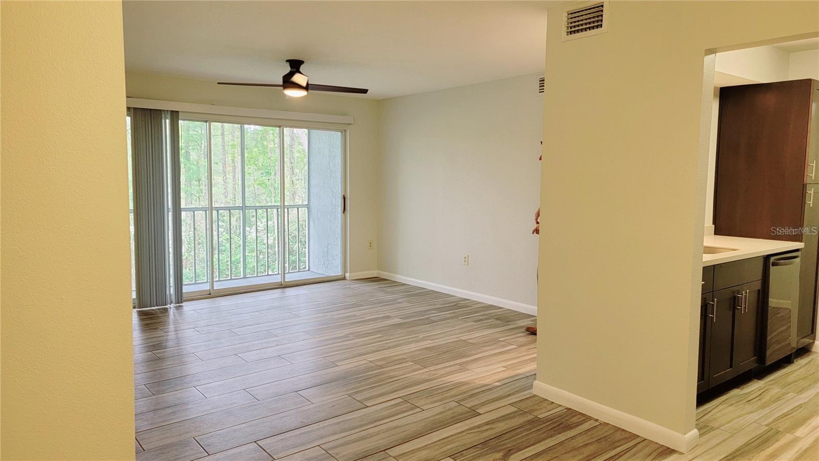 12135 Fox Chase Dr #h2 Property Photo 3