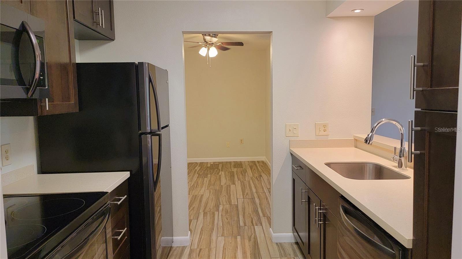 12135 Fox Chase Dr #h2 Property Photo 6