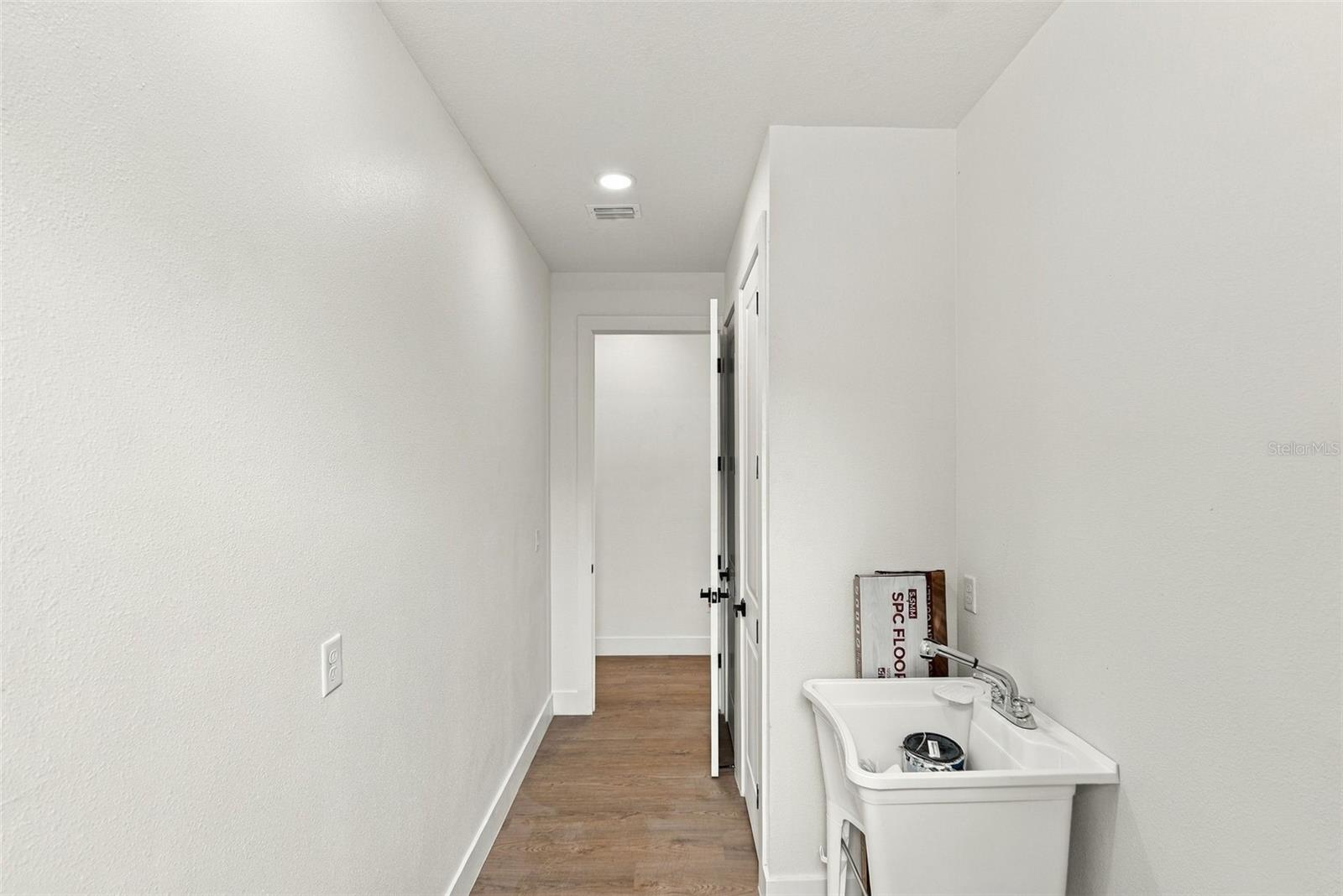 3009 Melrose Ave S Property Photo 26