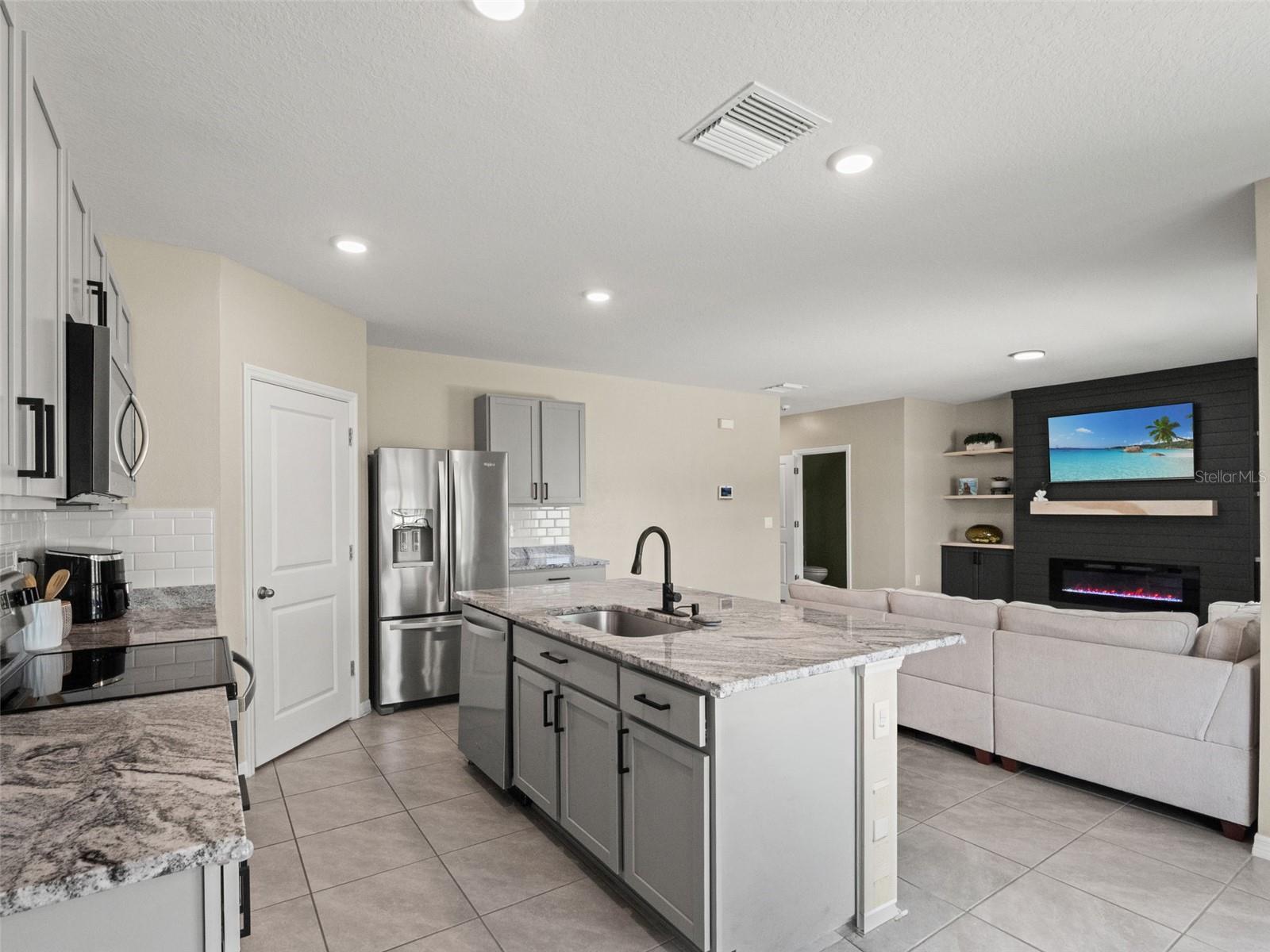 8351 Claw Glades Loop Property Photo 33