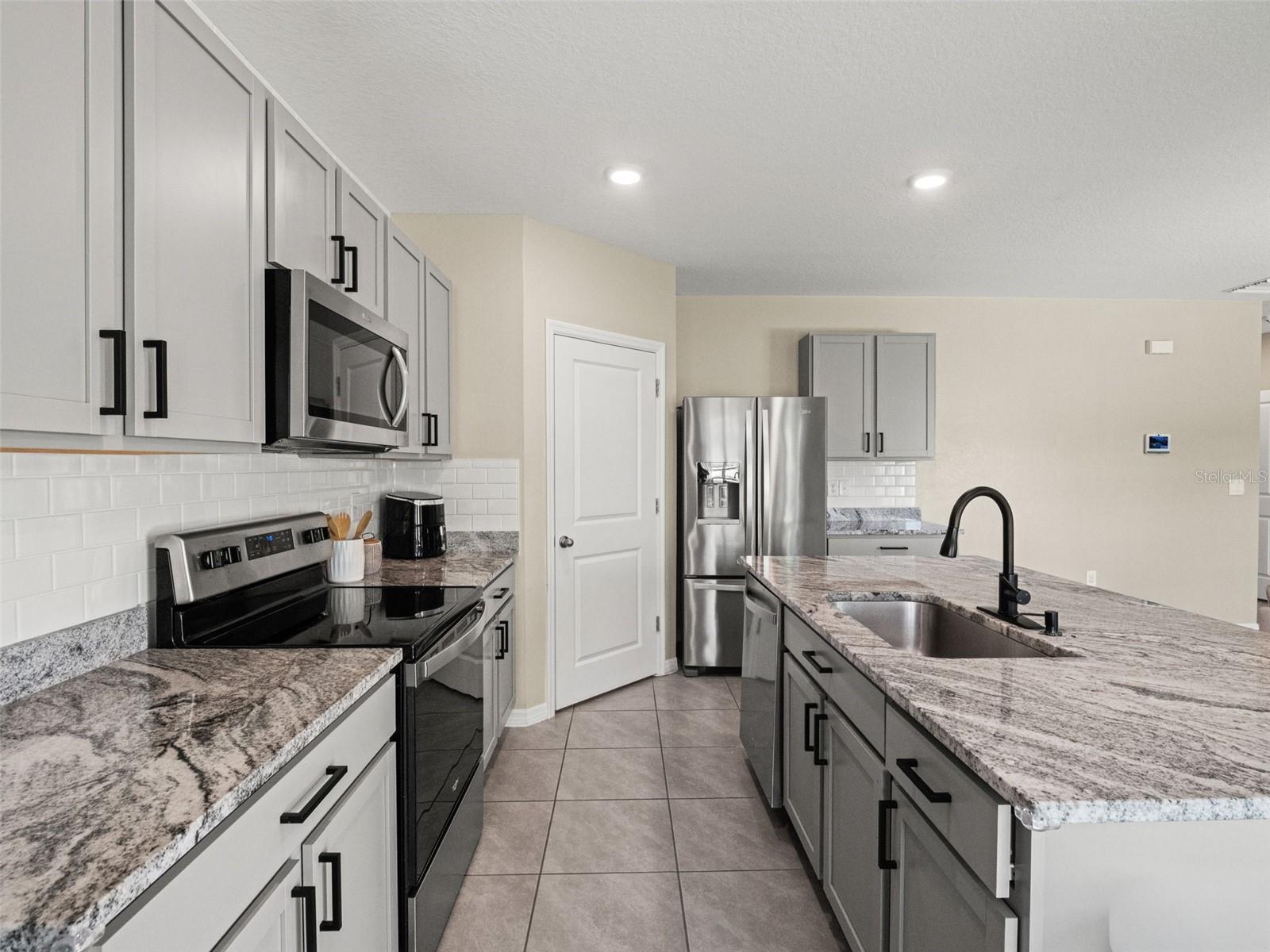 8351 Claw Glades Loop Property Photo 34