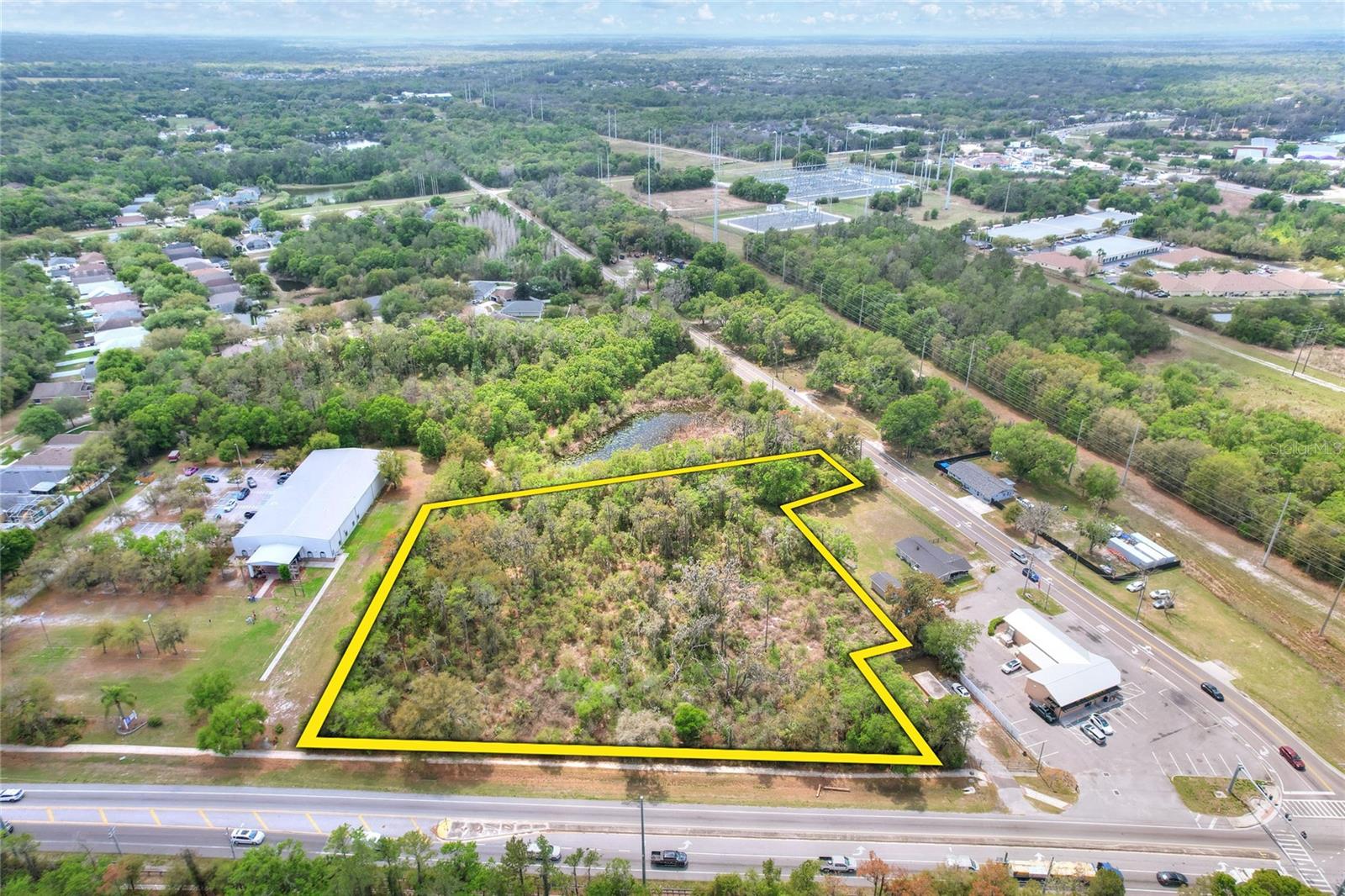 5708 Lithia Pinecrest Rd Property Photo 1