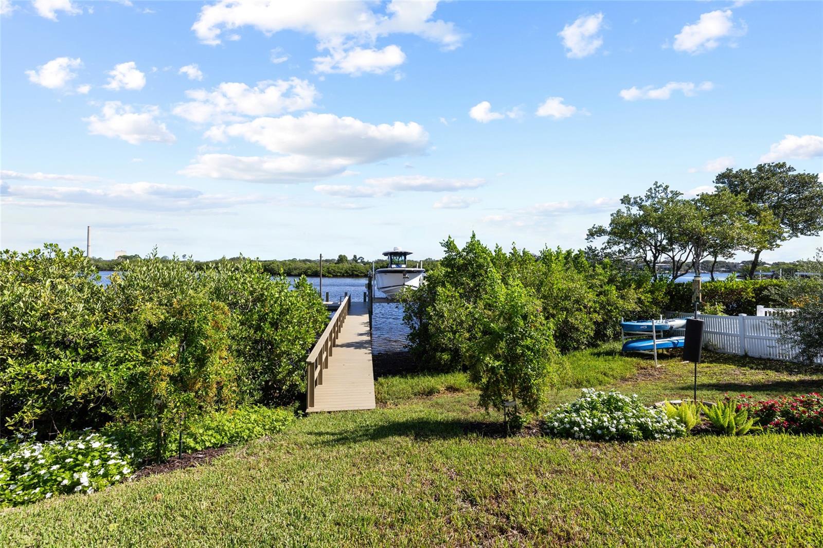 1512 Riverside Dr Property Photo 5