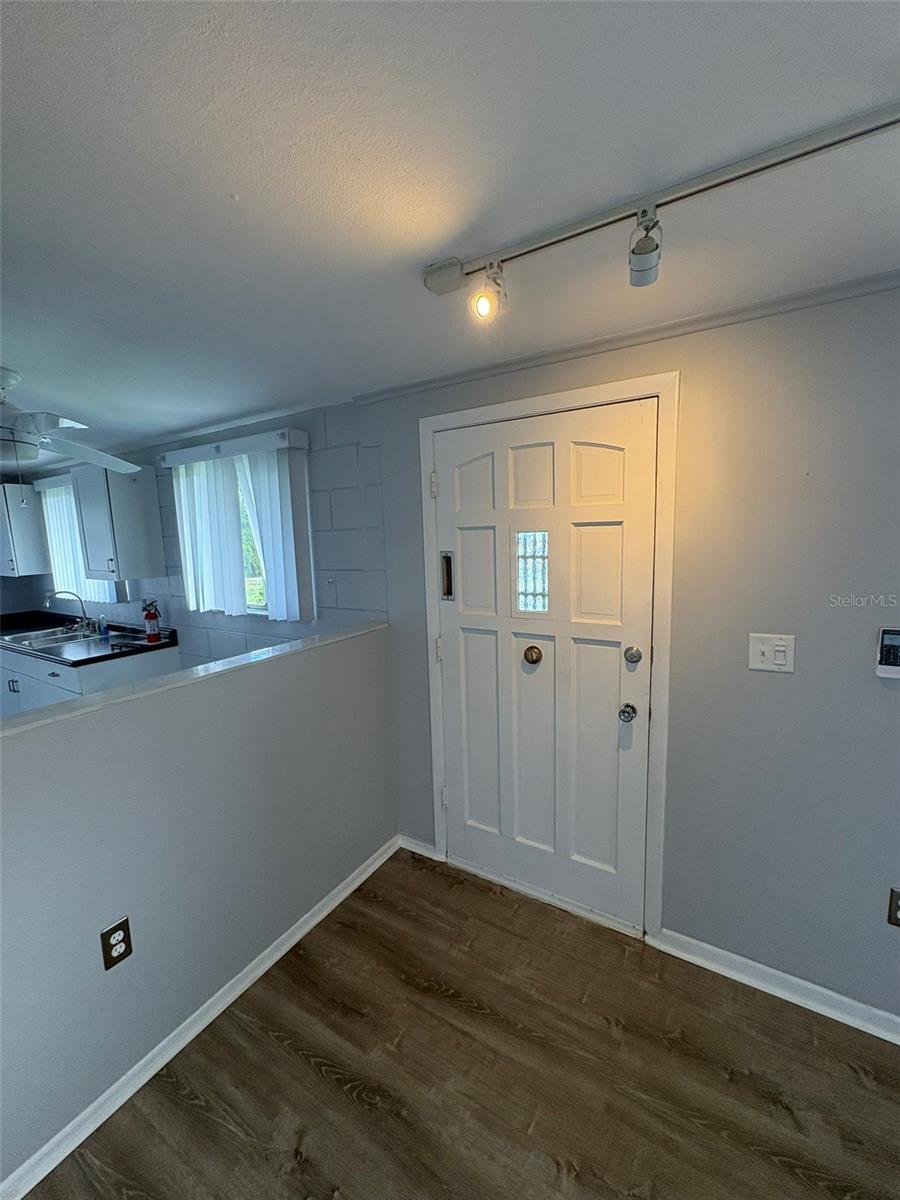1516 Council Dr Property Photo 5