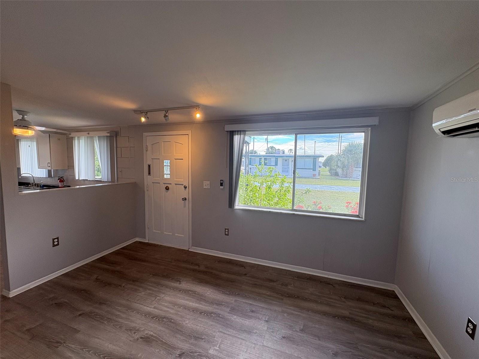 1516 Council Dr Property Photo 6