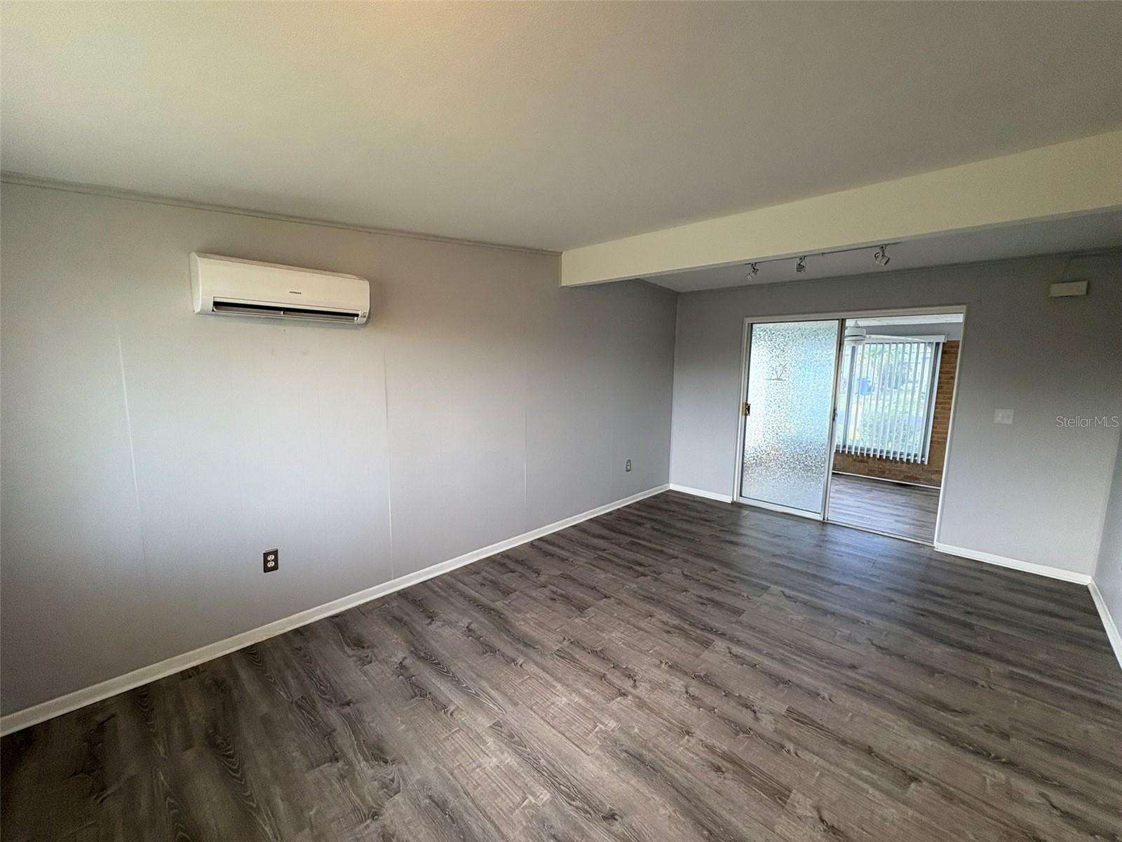 1516 Council Dr Property Photo 7