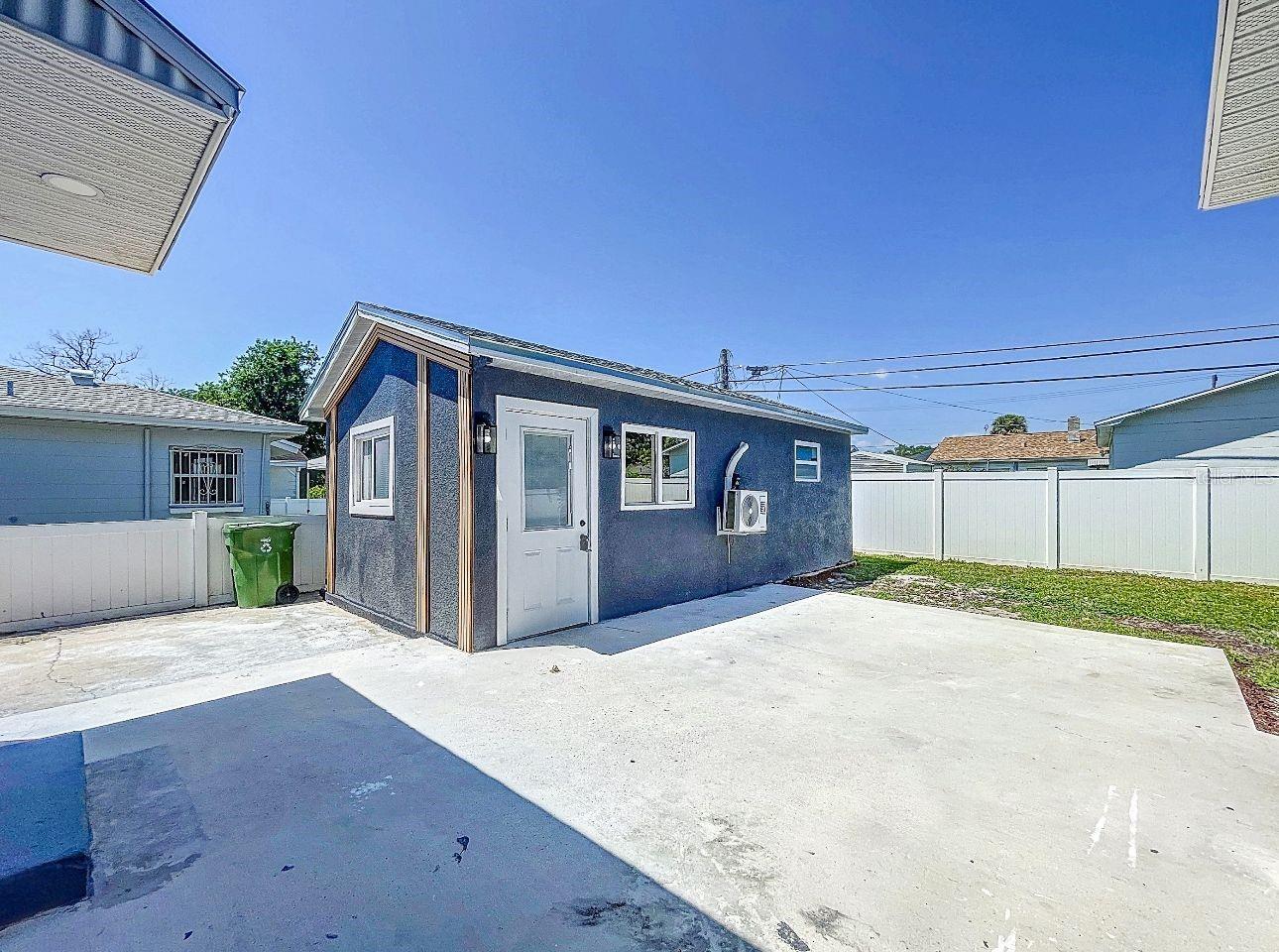 2711 W Cordelia St Property Photo 38