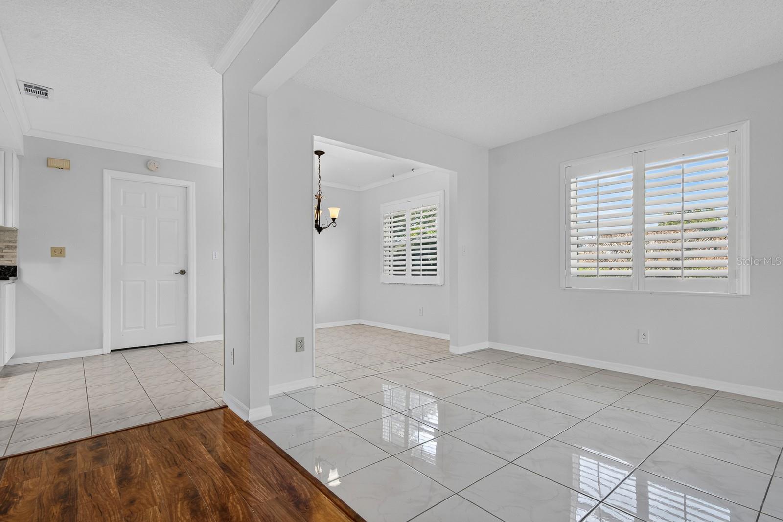 2329 Lancaster Dr Property Photo 6