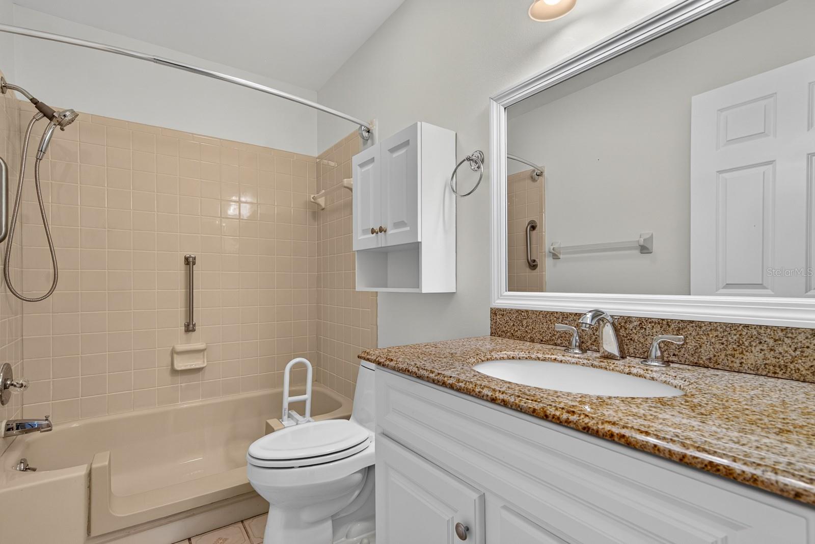 2329 Lancaster Dr Property Photo 36