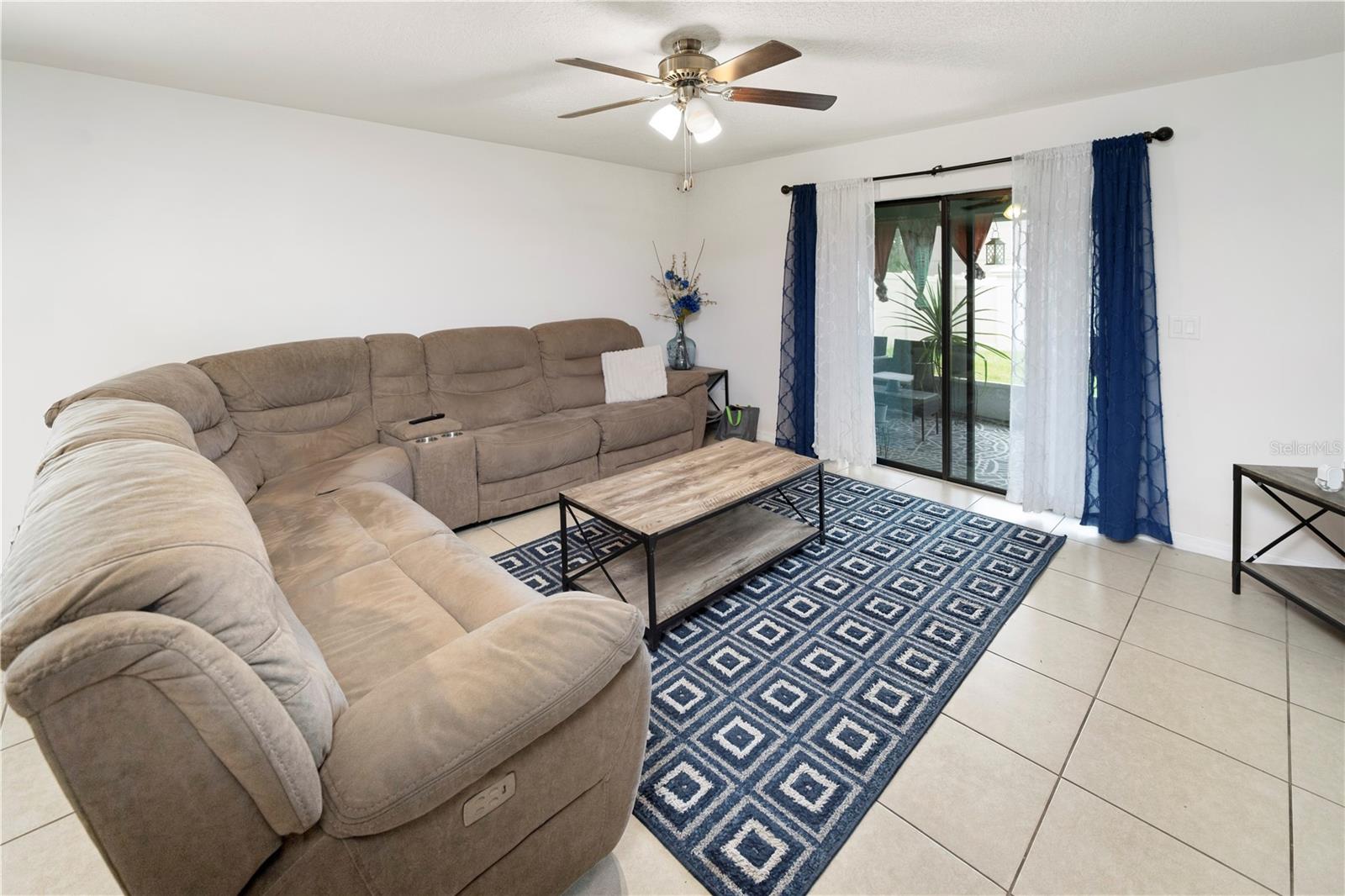 1007 Culbreath Green Ct Property Photo 11