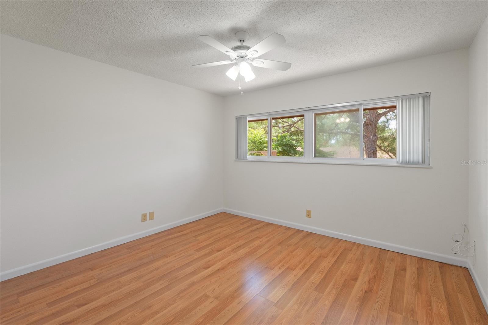 2076 Sunset Point Rd #142 Property Photo 22