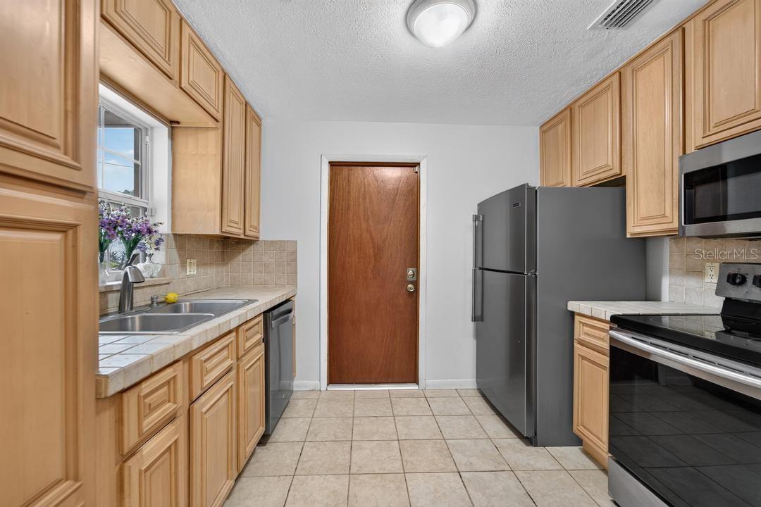 820 Blackberry Lane Property Photo 3
