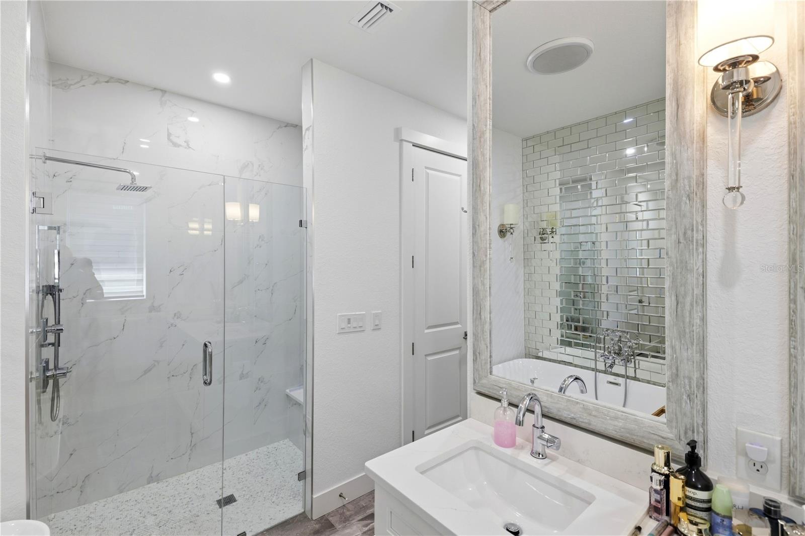 7382 Perennial Rd Property Photo 40