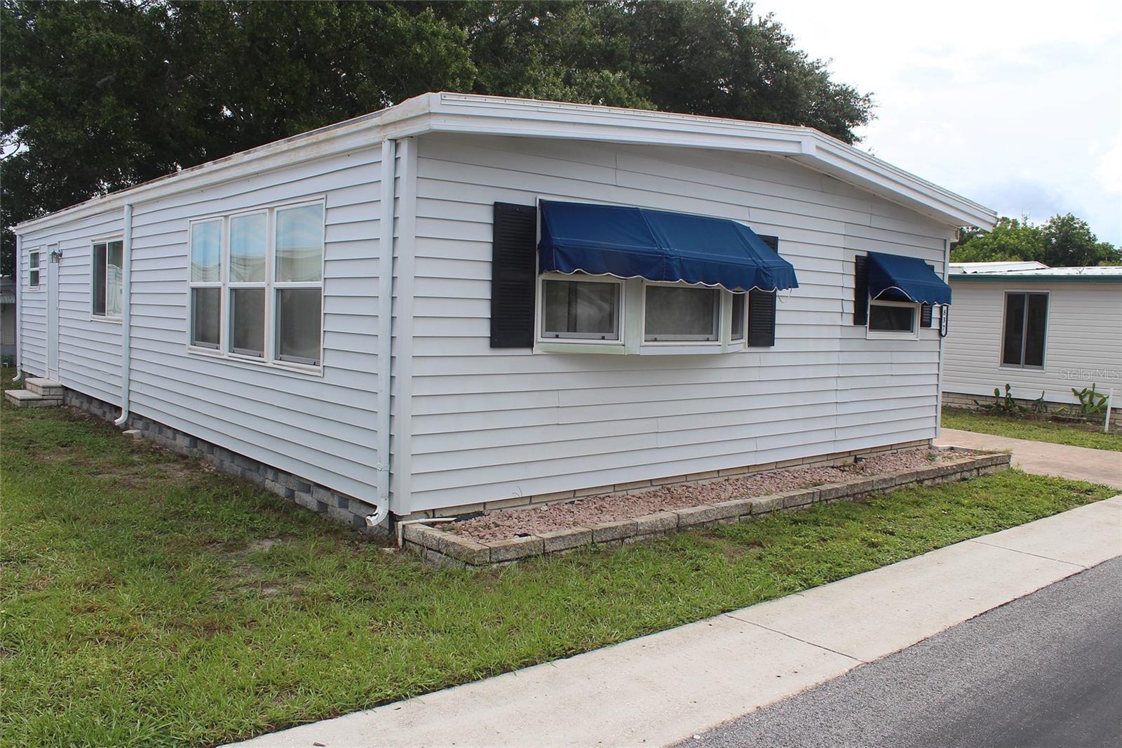 837 Cane Palm St Property Photo 2