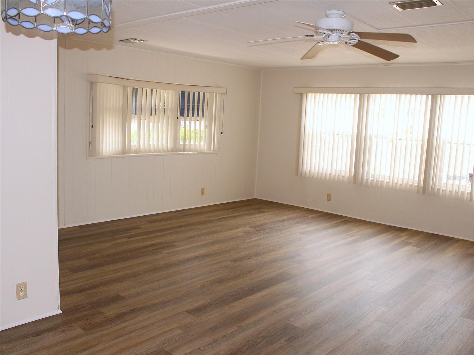 837 Cane Palm St Property Photo 7