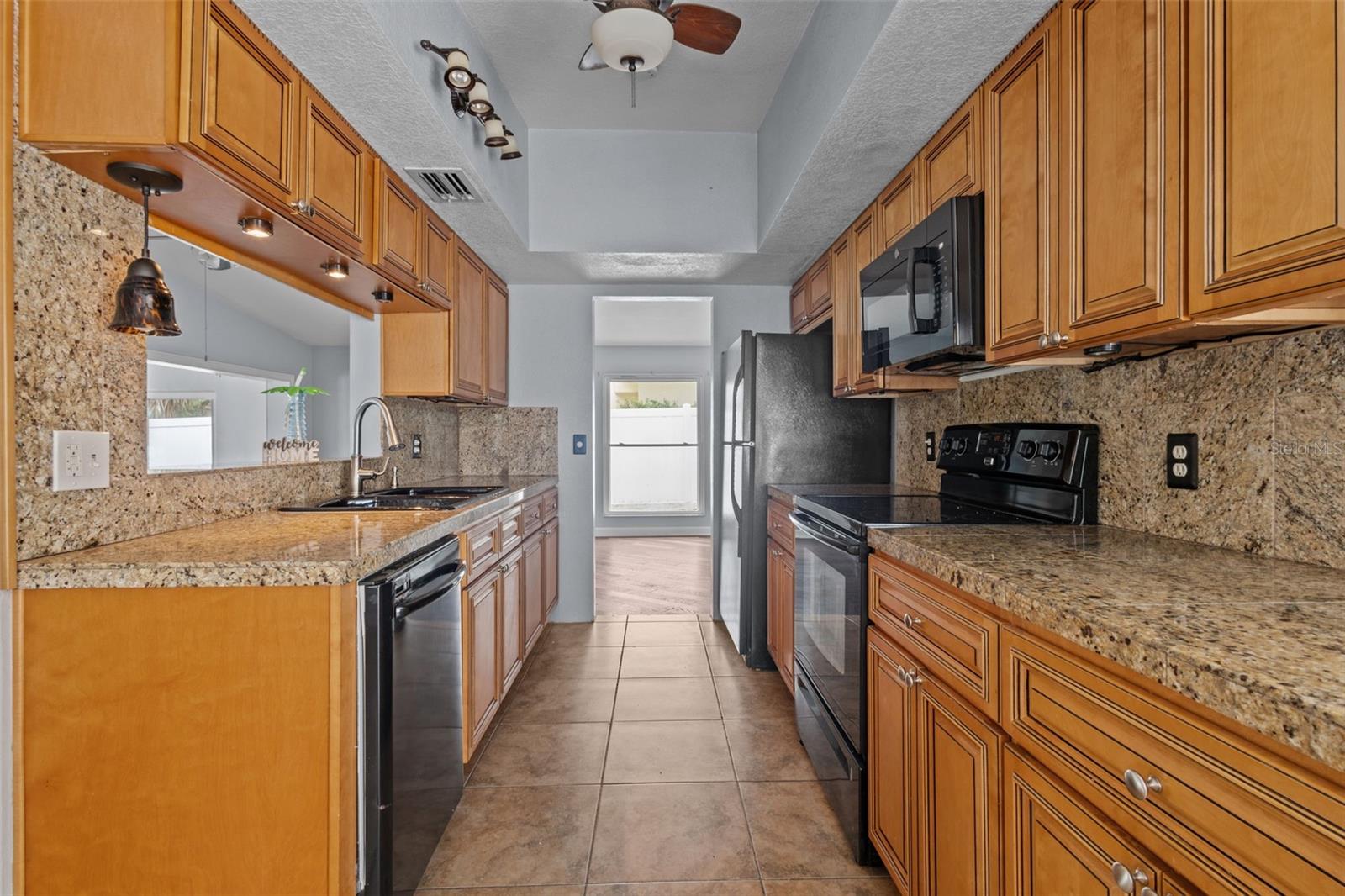 2075 N Keene Rd Property Photo 5