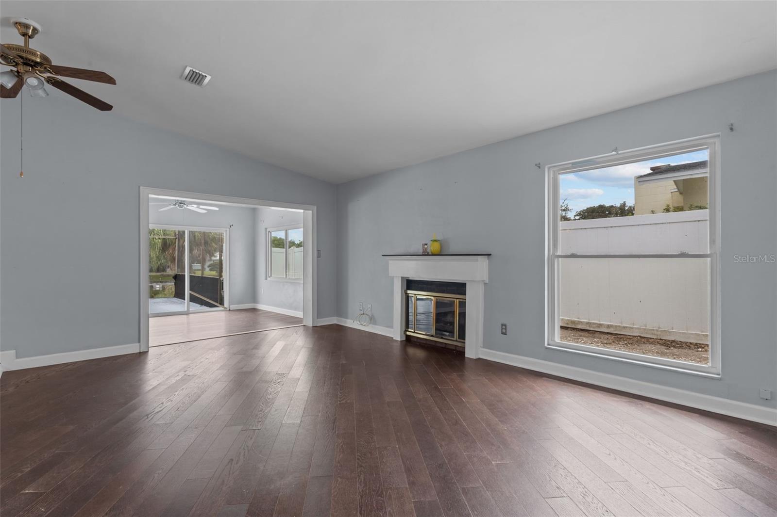 2075 N Keene Rd Property Photo 18