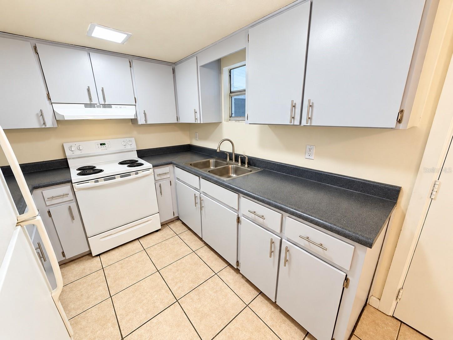 904 Two House Lane Property Photo 3