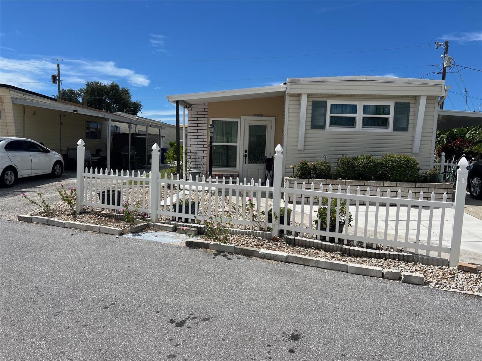 6580 Seminole Blvd #204 Property Photo 2