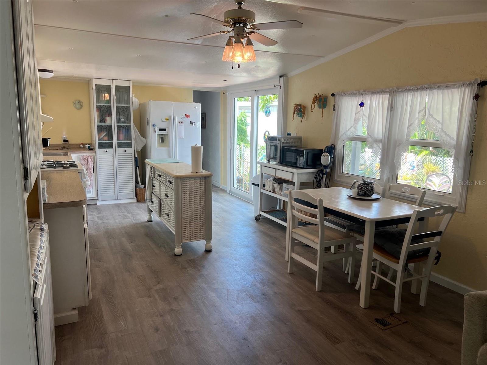 6580 Seminole Blvd #204 Property Photo 6