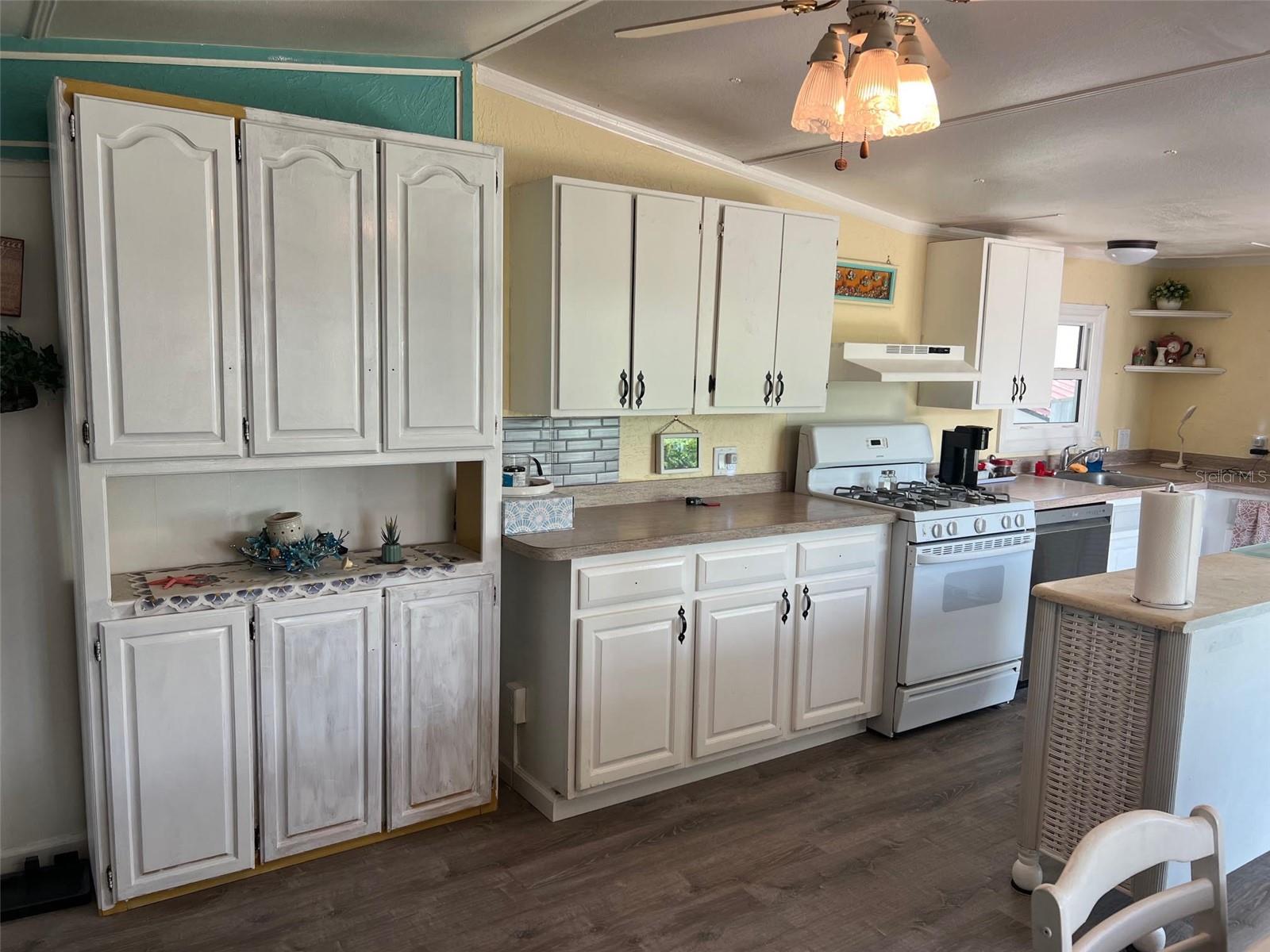 6580 Seminole Blvd #204 Property Photo 8