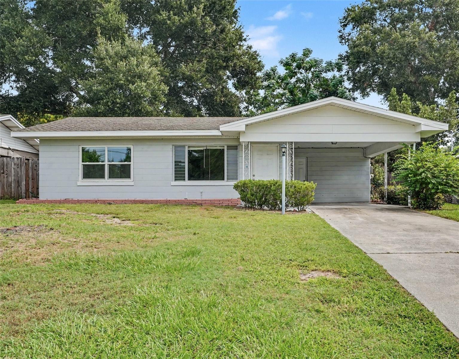 624 Lake Elizabeth Dr Property Photo 2