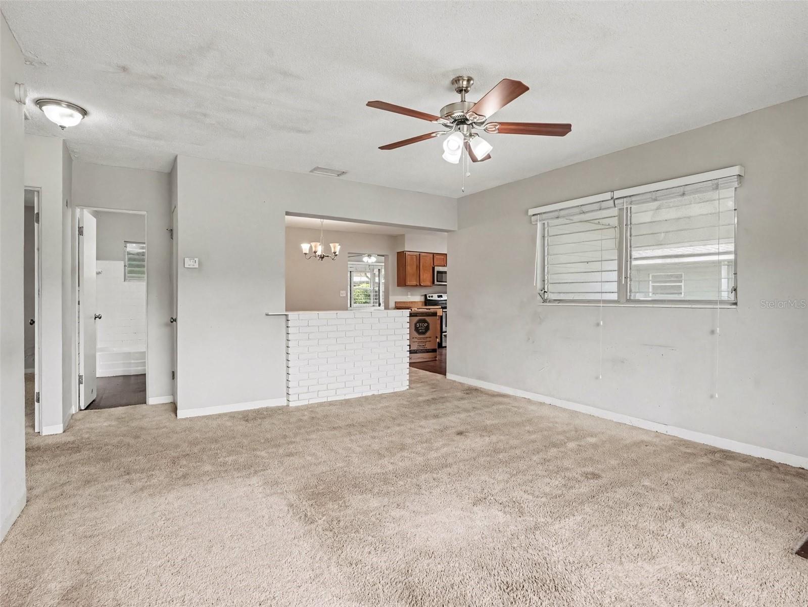 624 Lake Elizabeth Dr Property Photo 7