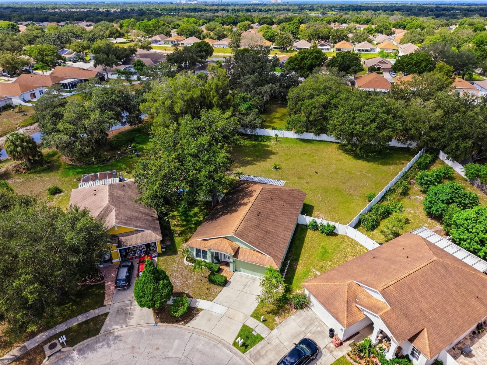 12402 Tree Pointe Ct Property Photo 2