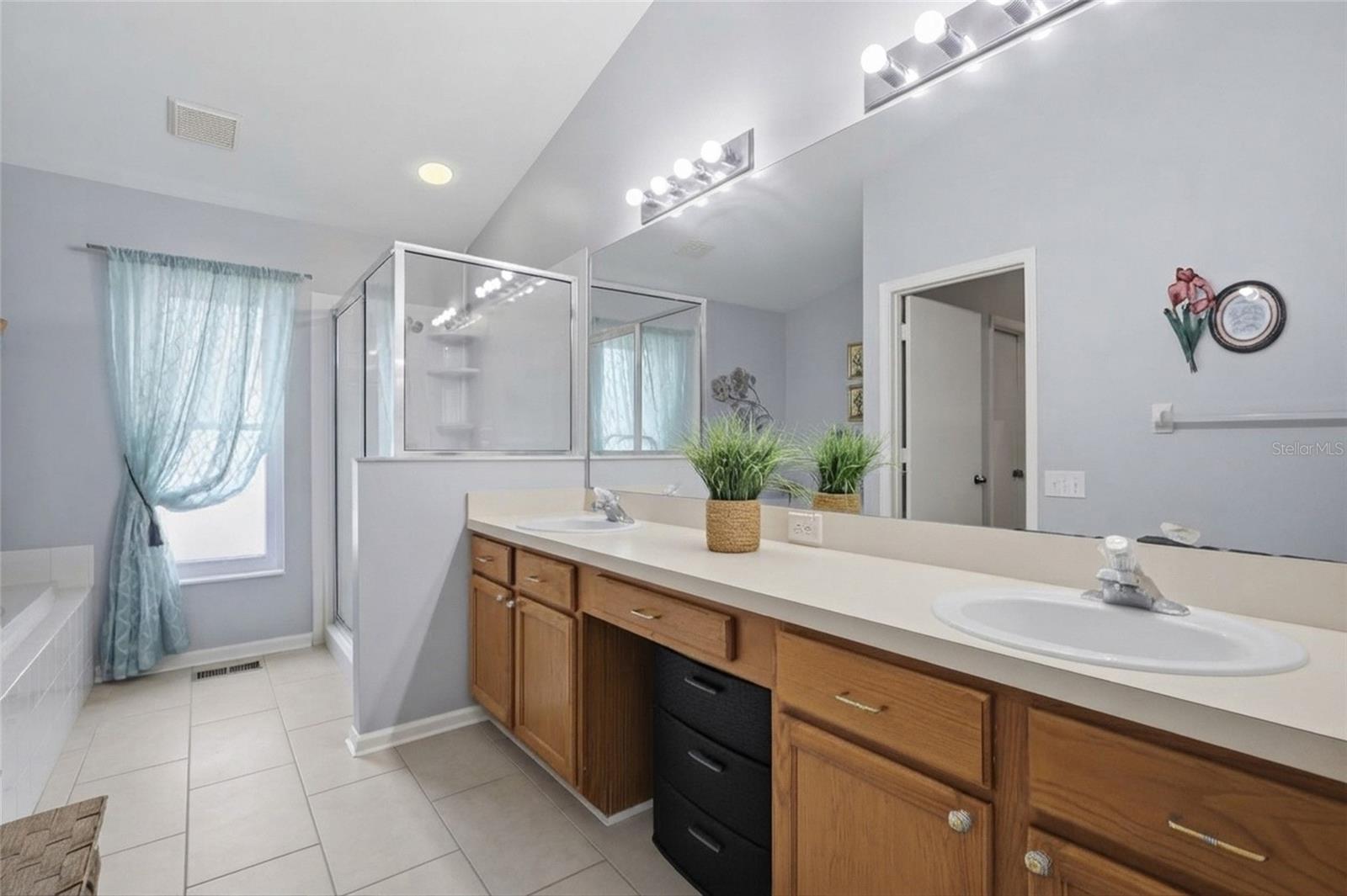 12402 Tree Pointe Ct Property Photo 17