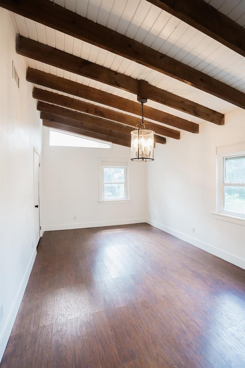 1112 W Kirby St Property Photo 12