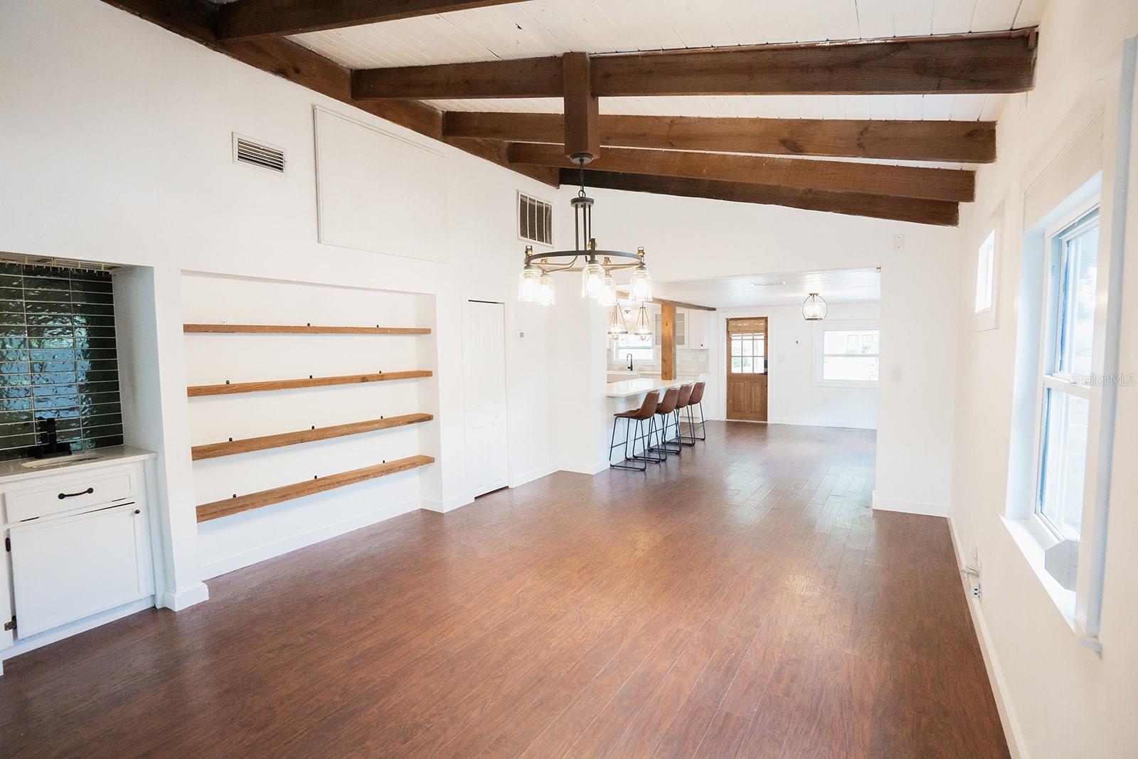 1112 W Kirby St Property Photo 15