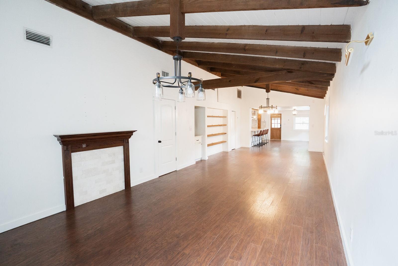 1112 W Kirby St Property Photo 16