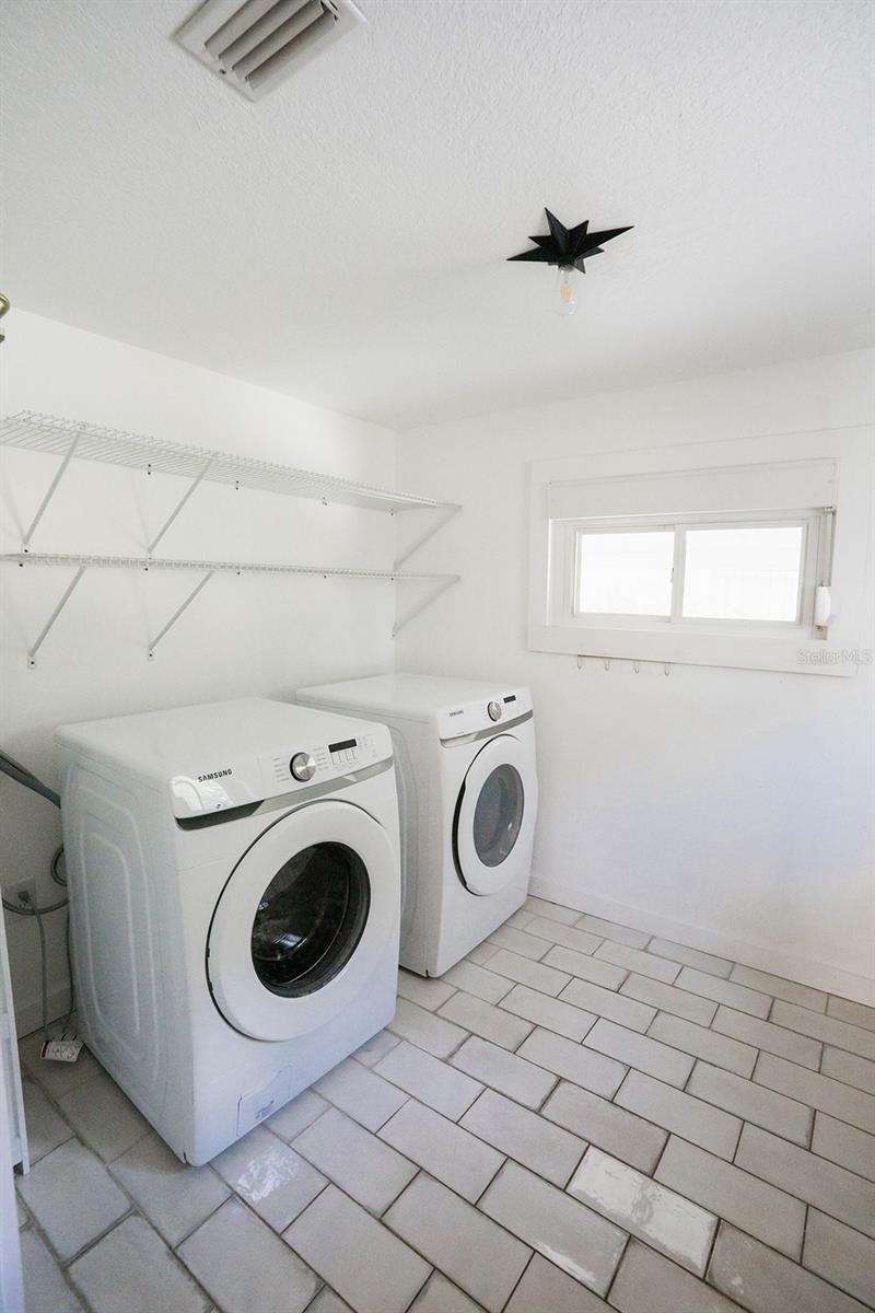 1112 W Kirby St Property Photo 28
