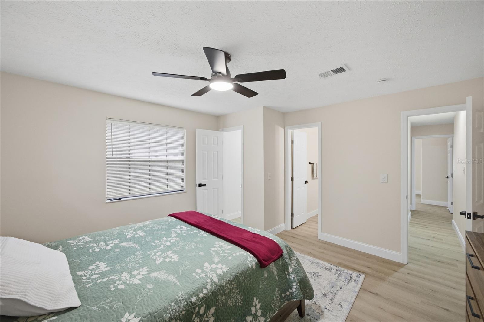 920 W Candlewood Ave Property Photo 15