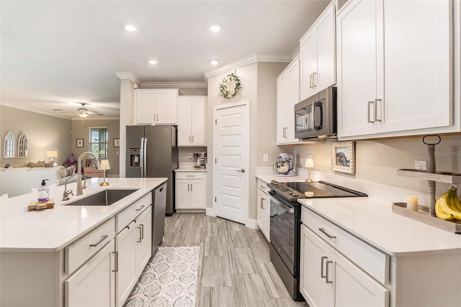 9854 Red Bay Loop Property Photo 15