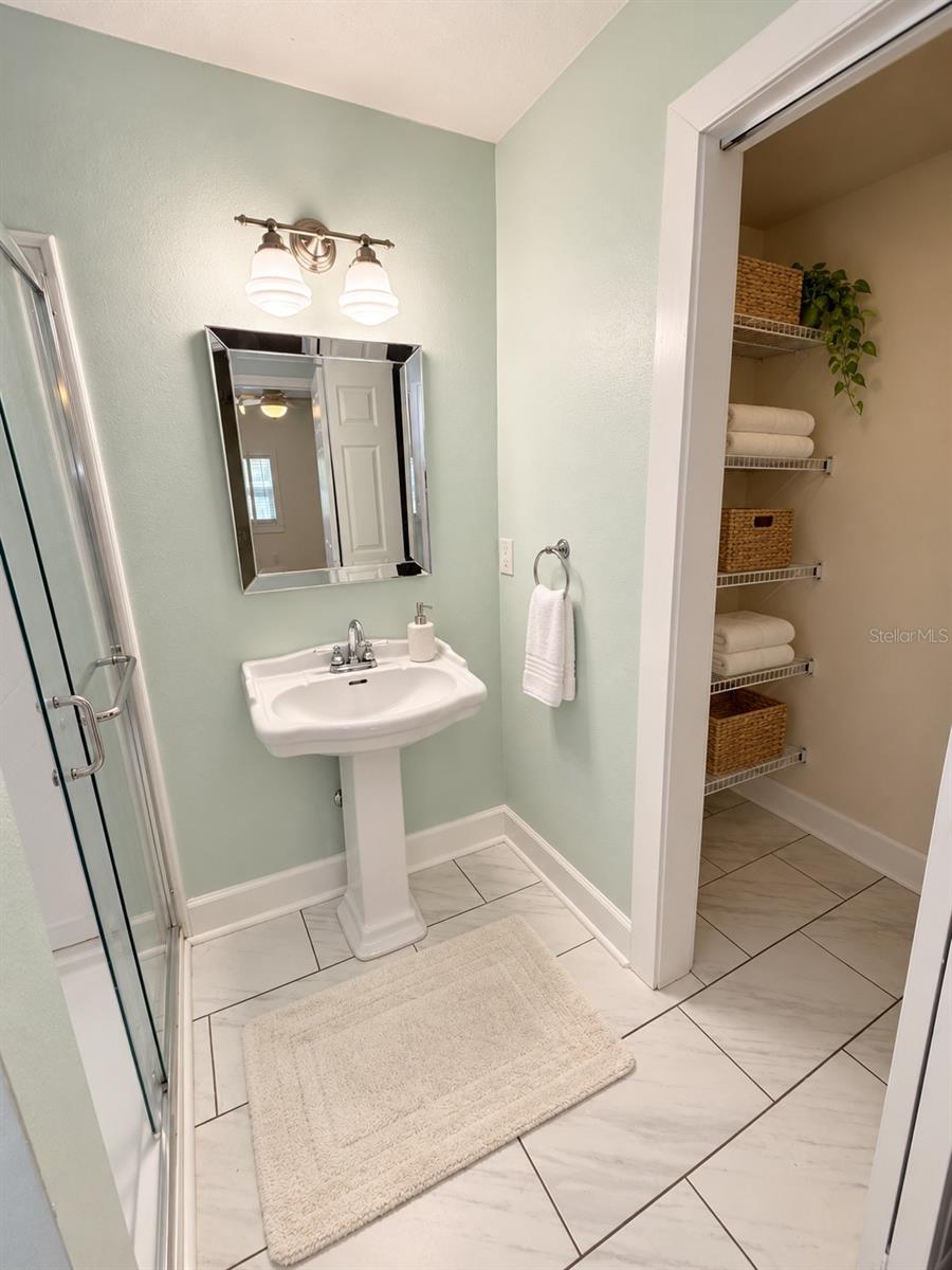 8807 Dyer Rd Property Photo 10