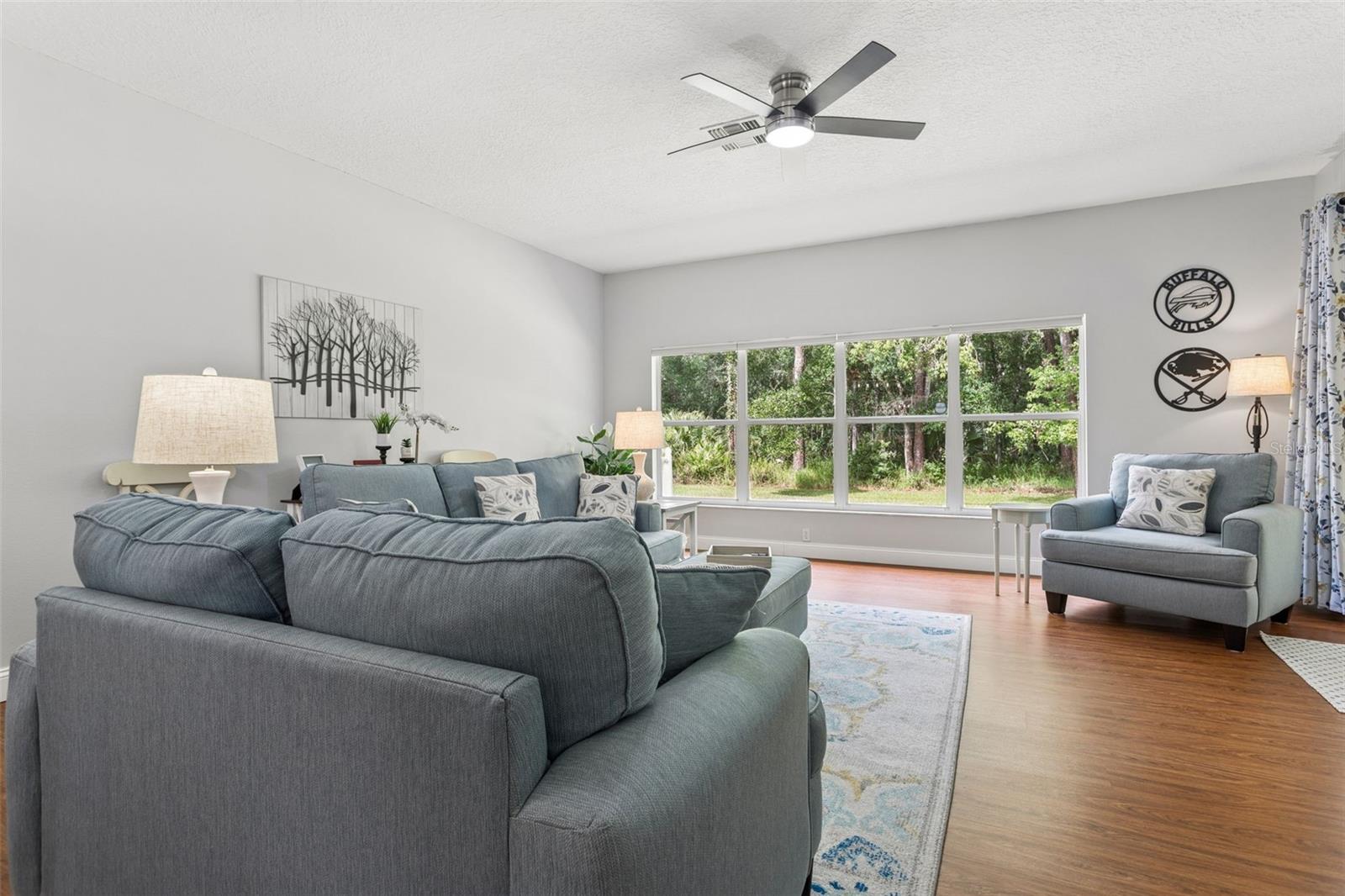 3490 Tealwood Cir Property Photo 5